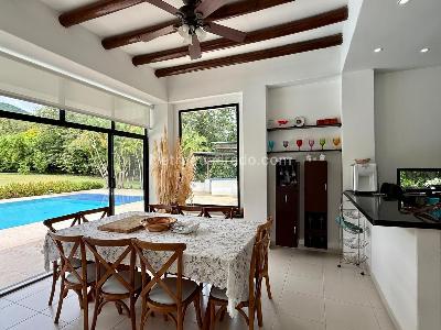 Casa de 4 alcobas en venta en Girardot, Girardot, 300 m² · foto 3 de 20