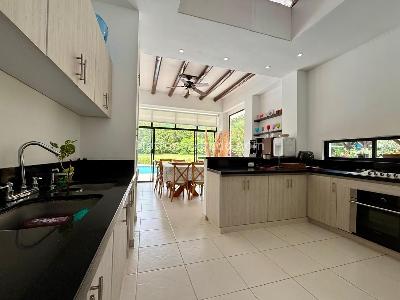 Casa de 4 alcobas en venta en Girardot, Girardot, 300 m² · foto 5 de 20