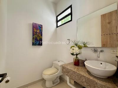 Casa de 4 alcobas en venta en Girardot, Girardot, 300 m² · foto 9 de 20