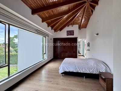 Casa de 5 alcobas en venta en Club Serrezuela, Mosquera, 580 m² · foto 18 de 20