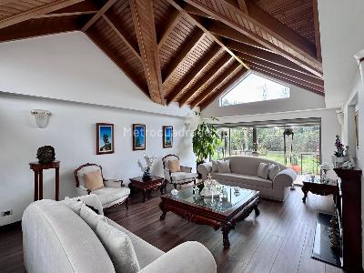Casa de 5 alcobas en venta en Club Serrezuela, Mosquera, 580 m² · foto 2 de 20