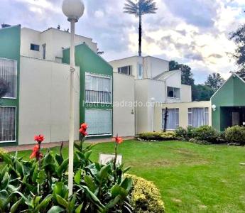 Casa en venta en Villa Del Prado, Bogotá · foto 2 de 9
