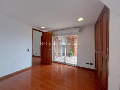 Apartamento de 3 alcobas en arriendo en Nueva Autopista, Bogotá, 140 m² · foto 12 de 15