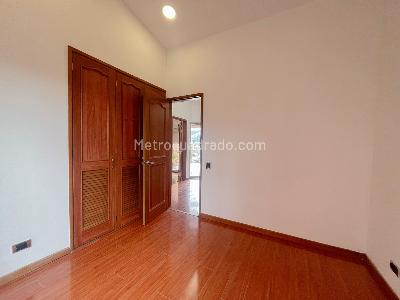 Apartamento de 3 alcobas en arriendo en Nueva Autopista, Bogotá, 140 m² · foto 3 de 15