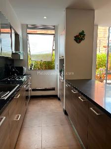 Apartamento de 3 alcobas en venta en Chico Navarra, Bogotá, 124 m² · foto 5 de 8