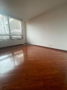 Apartaestudio en arriendo en Chico Navarra, Bogotá, 59 m² · foto 8 de 13