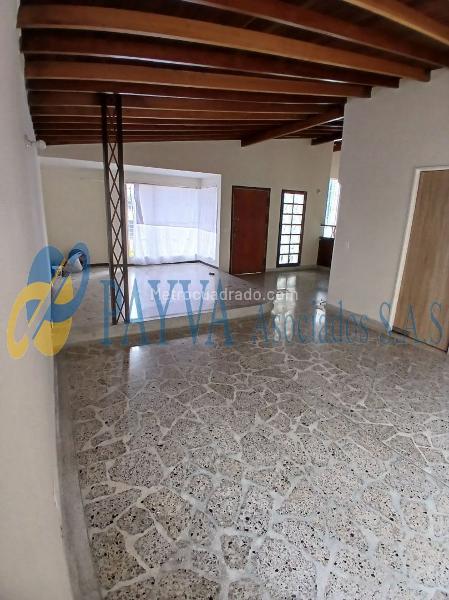 Casa Coqueta de 4 Alcobas en Laureles Nogal - 3