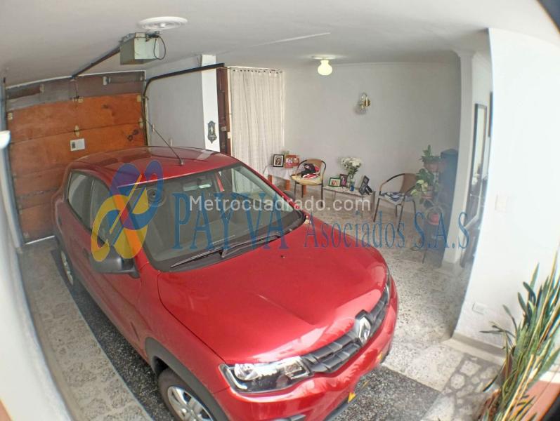 Casa encantadora de 4 alcobas en Laureles Nogal - 2