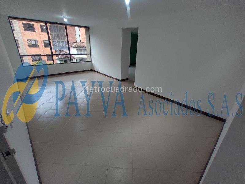 2BR Apartment in Las Acacias - 2