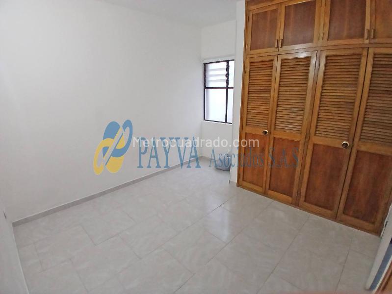 Apartamento de 2 Alcobas con Habitación de Servicio en Simón Bolívar - 6