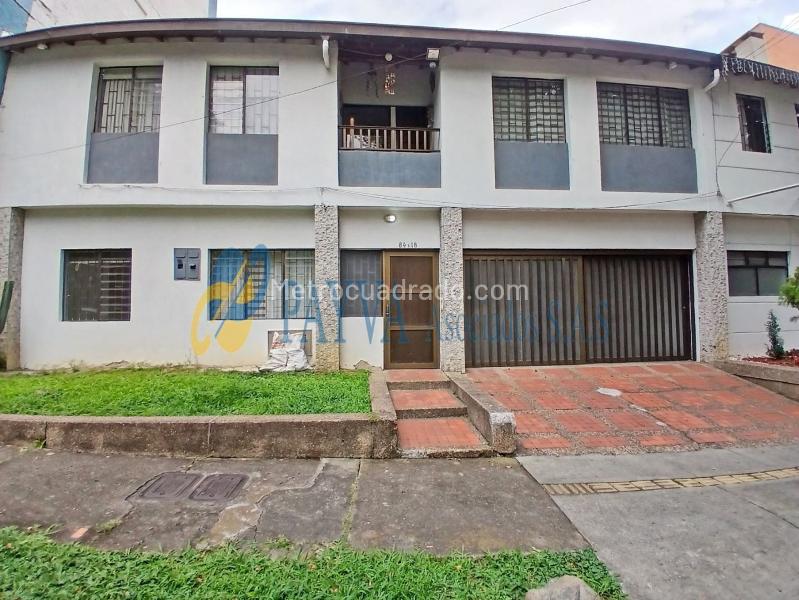 2BR Apartment with Service Room in Simon Bolivar