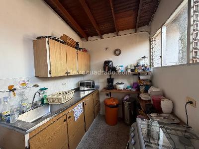 Casa de 5 alcobas en venta en Las Acacias, Medellín, 336 m² · foto 14 de 15
