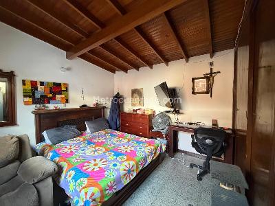 Casa de 5 alcobas en venta en Las Acacias, Medellín, 336 m² · foto 15 de 15