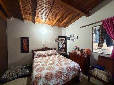 Casa de 5 alcobas en venta en Las Acacias, Medellín, 336 m² · foto 9 de 15