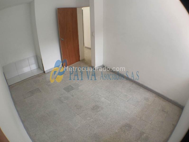Casa Amplia de 4 Alcobas en Arriendo en Calasanz - 9