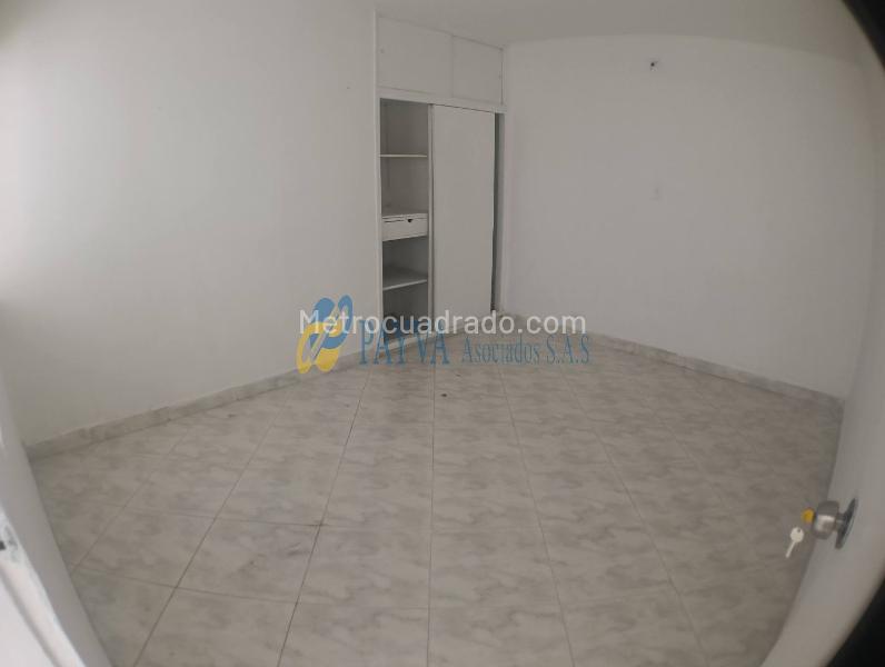 Spacious 4BR House in San Joaquin - 5