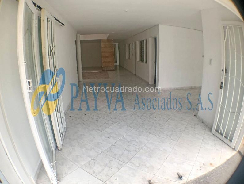 Spacious 4BR House in San Joaquin - 2