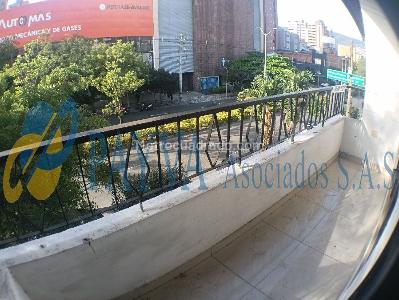 Casa de 4 alcobas en arriendo en Laureles Nogal, Medellín, 160 m² · foto 3 de 13