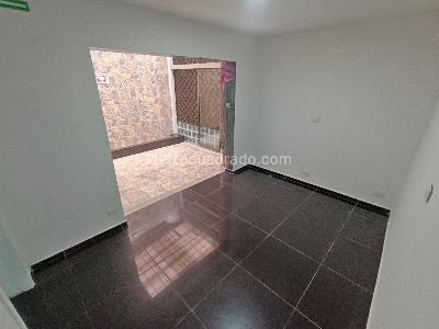 Casa de 3 alcobas en arriendo en Las Acacias, Medellín, 210 m² · foto 13 de 16