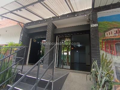 Casa de 3 alcobas en arriendo en Las Acacias, Medellín, 210 m² · foto 2 de 16