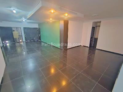 Casa de 3 alcobas en arriendo en Las Acacias, Medellín, 210 m² · foto 3 de 16