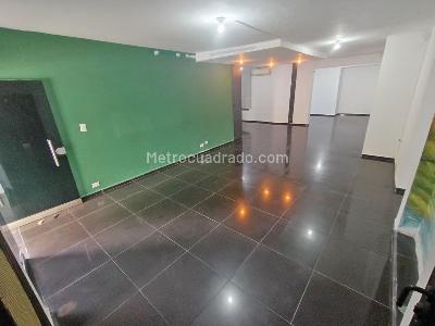 Casa de 3 alcobas en arriendo en Las Acacias, Medellín, 210 m² · foto 4 de 16