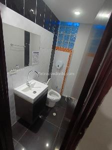 Casa de 3 alcobas en arriendo en Las Acacias, Medellín, 210 m² · foto 6 de 16