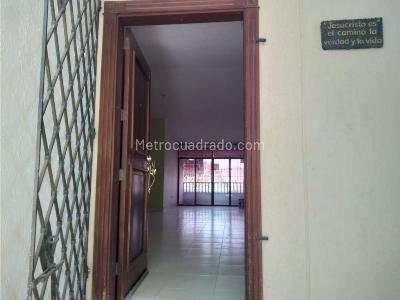 Apartamento de 2 alcobas en venta en Av, Santa Marta, 137 m² · foto 2 de 19