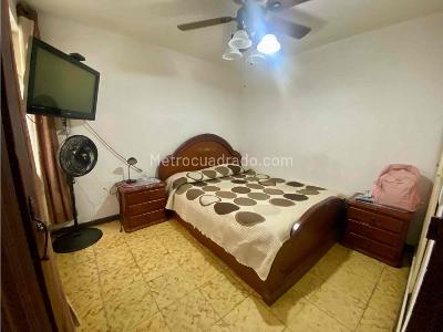Casa de 5 alcobas en venta en Santa Elena, Cali, 270 m² · foto 13 de 17