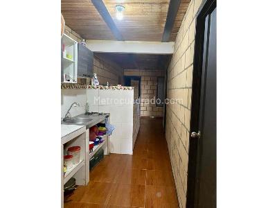 Casa de 5 alcobas en venta en Ciudad Cordoba, Cali, 75 m² · foto 3 de 18
