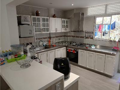 Casa de 5 alcobas en venta en Colseguros, Cali, 192 m² · foto 7 de 20
