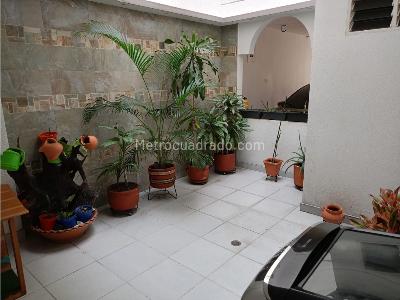 Casa de 5 alcobas en venta en Colseguros, Cali, 192 m² · foto 10 de 20