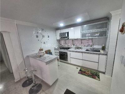 Apartamento de 3 alcobas en venta en Capri, Cali, 131 m² · foto 3 de 20