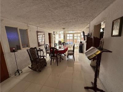 Casa de 5 alcobas en venta en El Bosque, Cali, 250 m² · foto 3 de 20