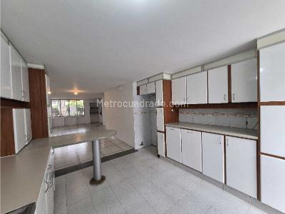 Casa de 5 alcobas en venta en Prados Del Norte, Cali, 190 m² · foto 2 de 20