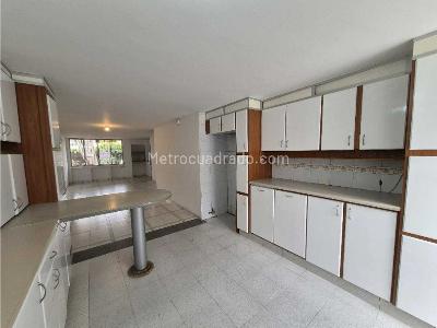 Casa de 5 alcobas en venta en Prados Del Norte, Cali, 190 m² · foto 3 de 20