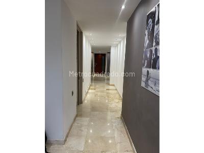 Apartamento de 3 alcobas en venta en Cristales, Cali, 202 m² · foto 12 de 20
