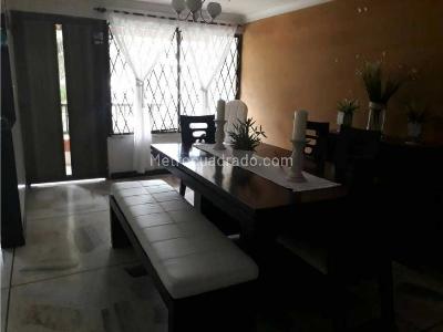 Casa de 5 alcobas en venta en Alfonso Lopez, Cali, 240 m² · foto 8 de 9