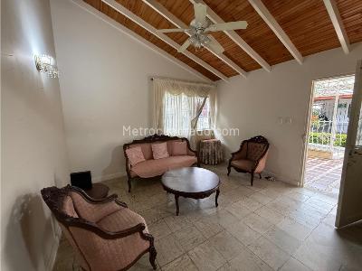Casa de 5 alcobas en venta en Capri, Cali, 163 m² · foto 2 de 17