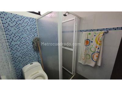 Casa de 5 alcobas en venta en Bretaña, Cali, 156 m² · foto 3 de 20