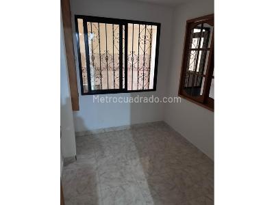 Casa de 5 alcobas en venta en La Flora \ Comuna 2, Cali, 96 m² · foto 9 de 13