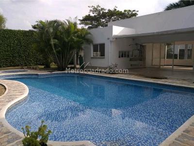 Casa de 3 alcobas en venta en Pance, Cali, 1030 m² · foto 2 de 11