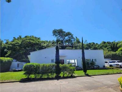 Casa de 3 alcobas en venta en Pance, Cali, 1030 m² · foto 3 de 11