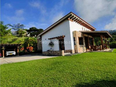 Casa de 5 alcobas en venta en Menga, Cali · foto 12 de 12