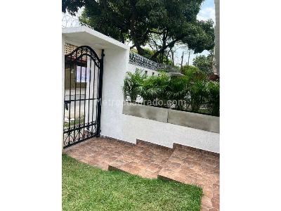 Casa de 4 alcobas en venta en Vipasa, Cali, 240 m² · foto 2 de 11