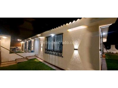 Casa de 4 alcobas en venta en Vipasa, Cali, 240 m² · foto 3 de 11