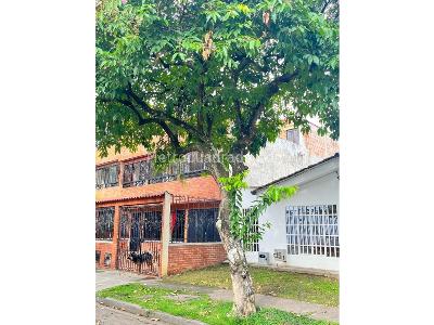 Casa de 5 alcobas en venta en La Flora, Cali, 420 m² · foto 2 de 17