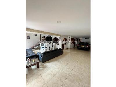 Casa de 5 alcobas en venta en La Flora, Cali, 420 m² · foto 3 de 17