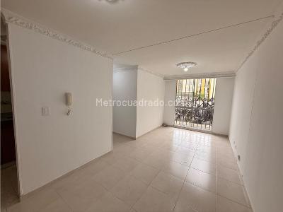 Apartamento de 3 alcobas en venta en Los Almendros, Cali, 54 m² · foto 3 de 19