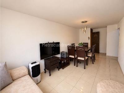 Apartamento de 3 alcobas en venta en Los Almendros, Cali, 54 m² · foto 2 de 9